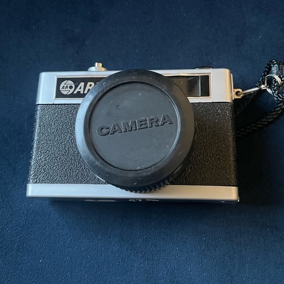 Vintage Arrow Camera 40mm Optical Lens with Cover and Case - Picture 1 of 5